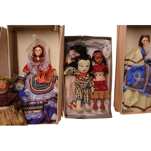 37 - 19 x Vintage Dolls