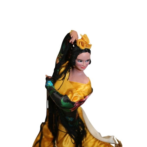 37 - 19 x Vintage Dolls