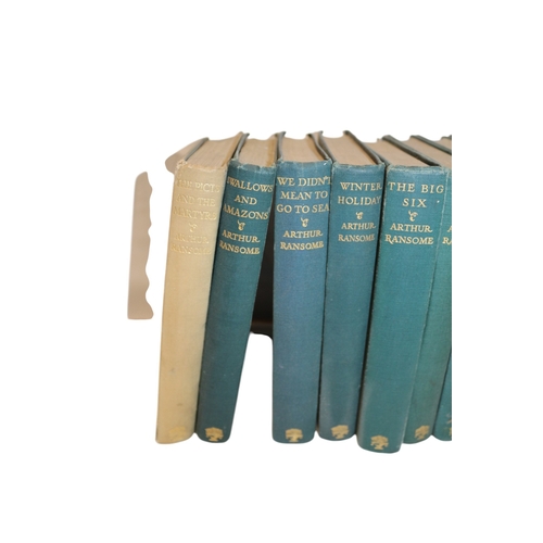 49 - 11 x Arthur Ransom Books