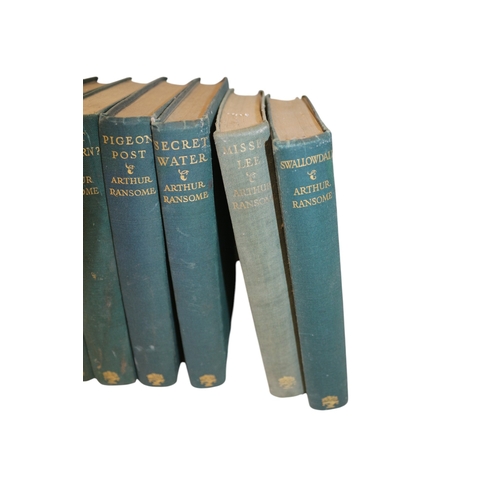 49 - 11 x Arthur Ransom Books