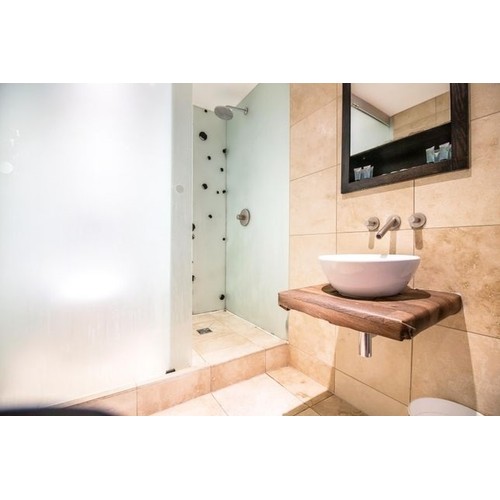 11 - APARTMENT 68 VANTAGE QUAY 5, BREWER STREET, MANCHESTER, M1Type of Sale: For Sale Under Auction Terms... 