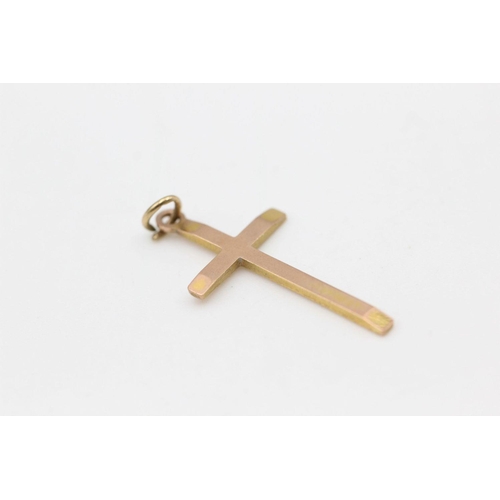 108 - 2 x 9ct gold crucifix and cross pendants 2.2 grams gross