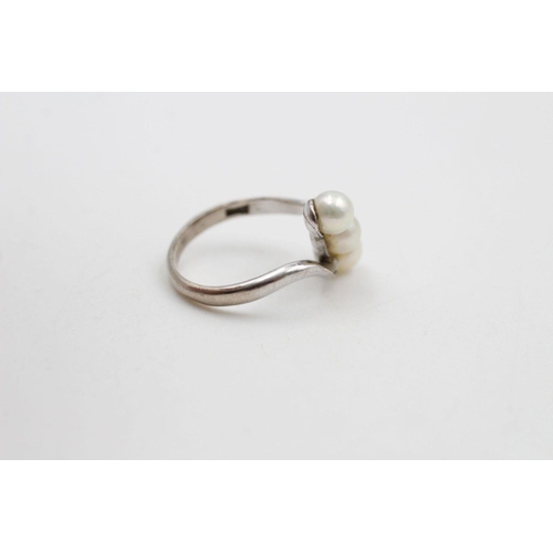 109 - Low carat pearl trilogy ring 2.6 grams gross