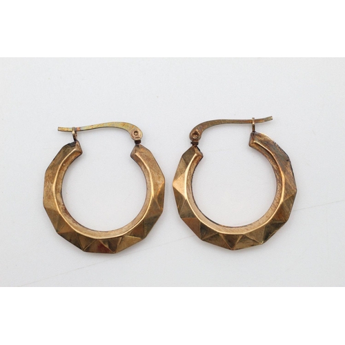 125 - 2 x 9ct gold hoop earrings 2.8 grams gross