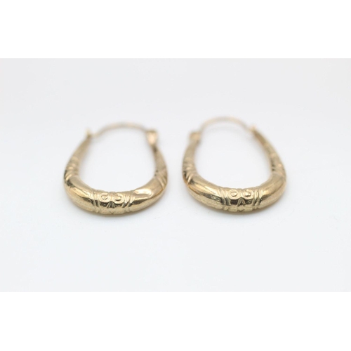 155 - 2 x 9ct Gold hoop earrings inc. engraved 1.9 grams gross