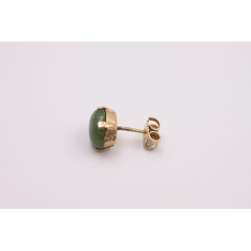 161 - 9ct gold nephrite stud earrings 2.5 grams gross