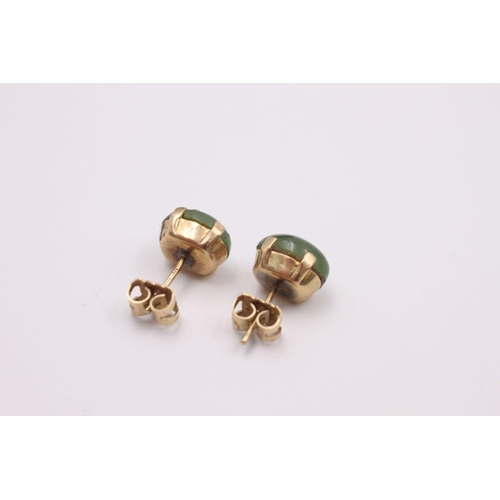 161 - 9ct gold nephrite stud earrings 2.5 grams gross