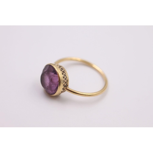 17 - 15ct gold purple paste stone dress ring 2.7 grams gross