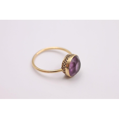 17 - 15ct gold purple paste stone dress ring 2.7 grams gross