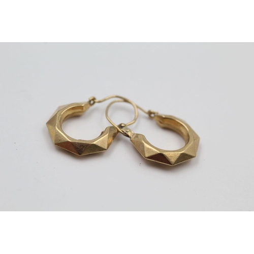 173 - 2 x 9ct gold textured hoop earrings 3.6 grams gross