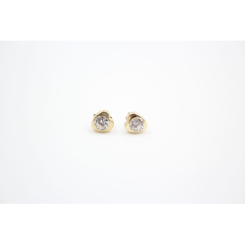 206 - 2 x 9ct gold gemstone stud earrings 1.6 grams gross