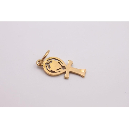 218 - 18ct gold Egyptian Ankh scarab pendant / charm 1 grams gross