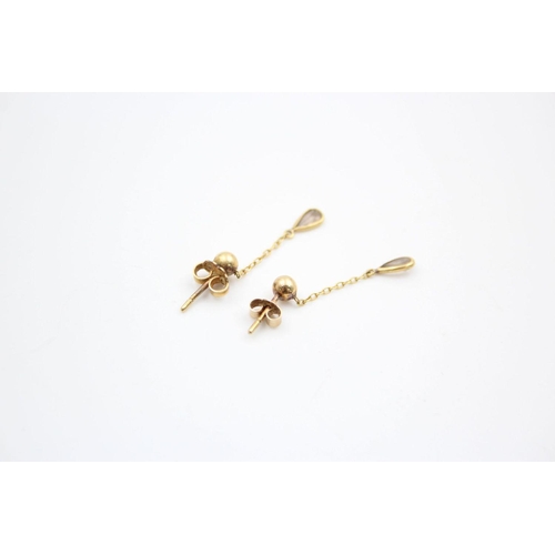 223 - 3 x 9ct gold gemstone stud earrings 2.9 grams gross