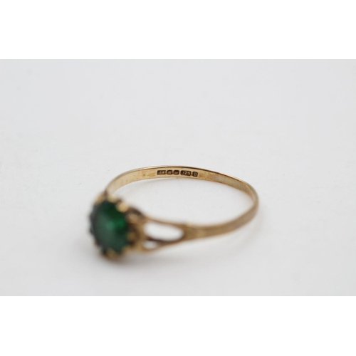 266 - vintage 9ct gold green paste solitaire ring 1.5 grams gross