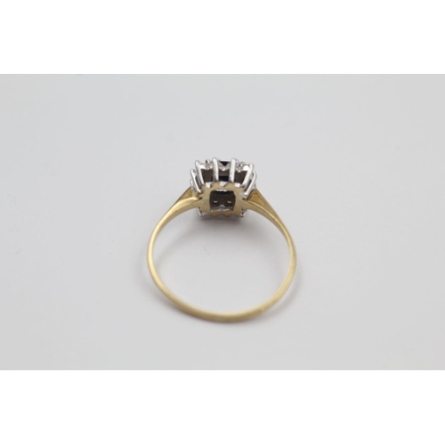 296 - 9ct Gold diamond & sapphire cluster ring 1.5 grams gross