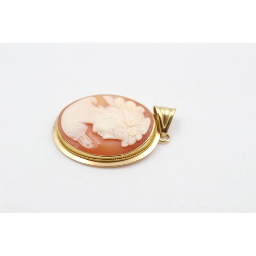 297 - 18ct Gold frame shell cameo brooch 4.6 grams gross