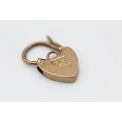 299 - vintage 9ct gold scrolling design heart padlock clasp 0.4 grams gross