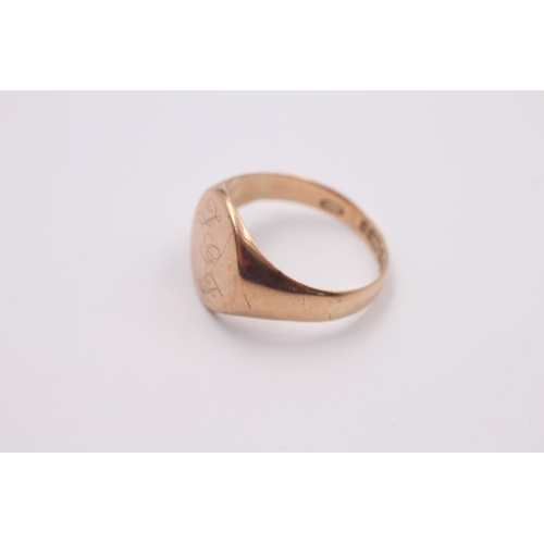 302 - 9ct Gold true vintage engraved signet ring 3.6 grams gross