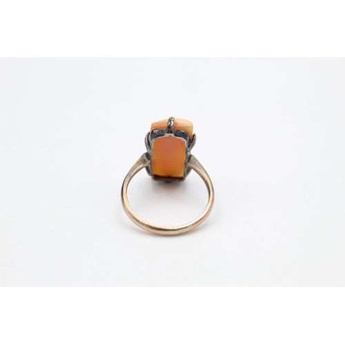 325 - 9ct Gold cameo ring 3 grams gross