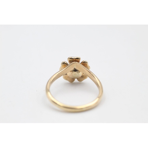 360 - 9ct gold pearl flower ring 3.4 grams gross