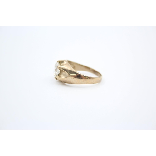 367 - 9ct Gold gemstone ring 4.2 grams gross