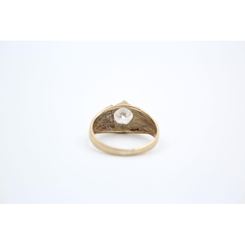 367 - 9ct Gold gemstone ring 4.2 grams gross