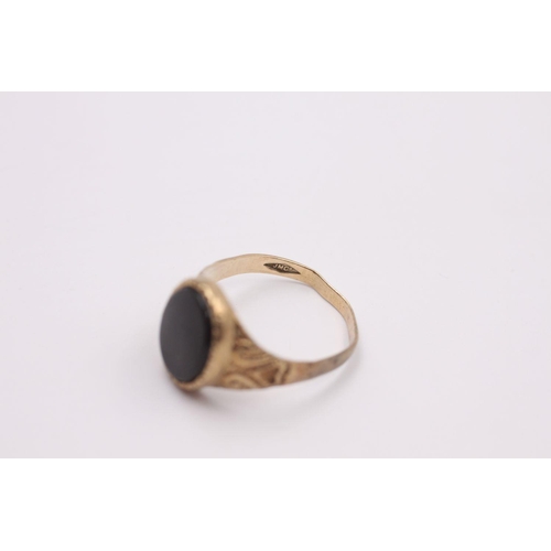 375 - vintage 9ct gold black onyx signet ring 2.7 grams gross