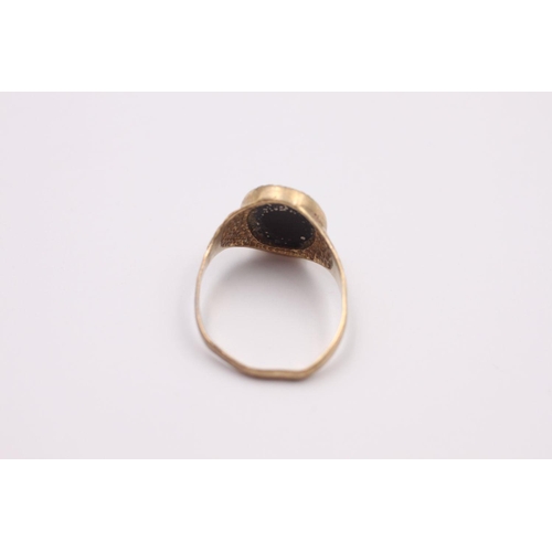 375 - vintage 9ct gold black onyx signet ring 2.7 grams gross