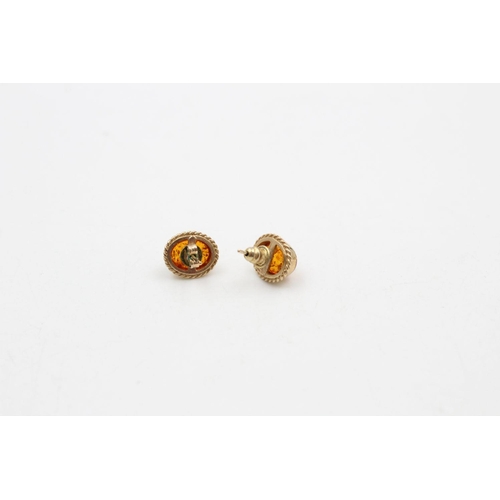 378 - vintage 9ct gold baltic amber cabochon stud earrings 2.8 grams gross