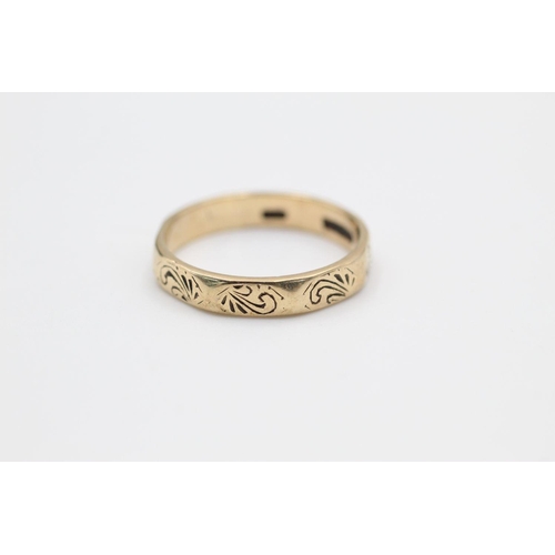 385 - vintage 9ct gold engraved scrolling design band ring 2.3 grams gross