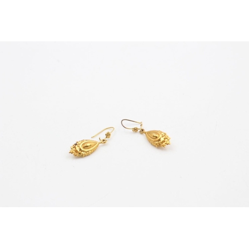 4 - 9ct gold puffed drop earrings 1.3 grams gross