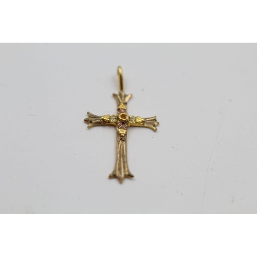 44 - 3 x 9ct gold cross pendants 3.8 grams gross