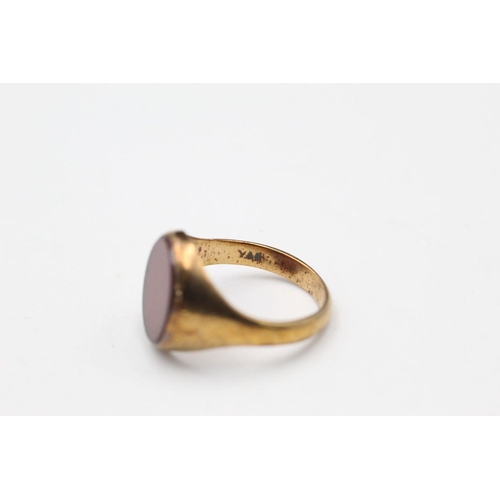 49 - 9ct gold Signet Ring  grams gross