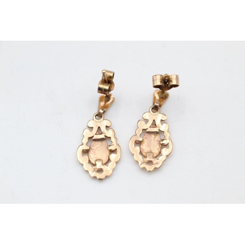 54 - 2 x 9ct Gold ornate drop earrings inc. diamond 3 grams gross