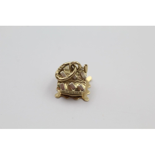 84 - 14ct gold opening house charm / pendant 3.4 grams gross