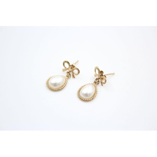 86 - 3 x 9ct gold faux pearl earrings 2.4 grams gross