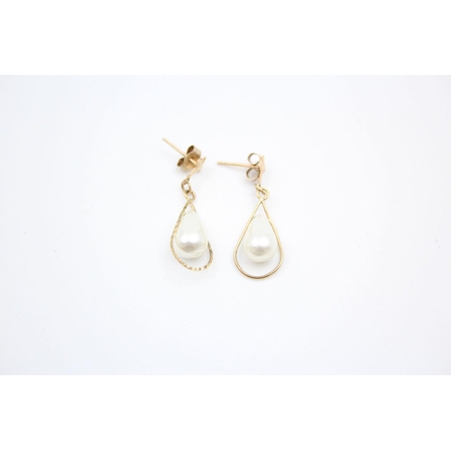 86 - 3 x 9ct gold faux pearl earrings 2.4 grams gross