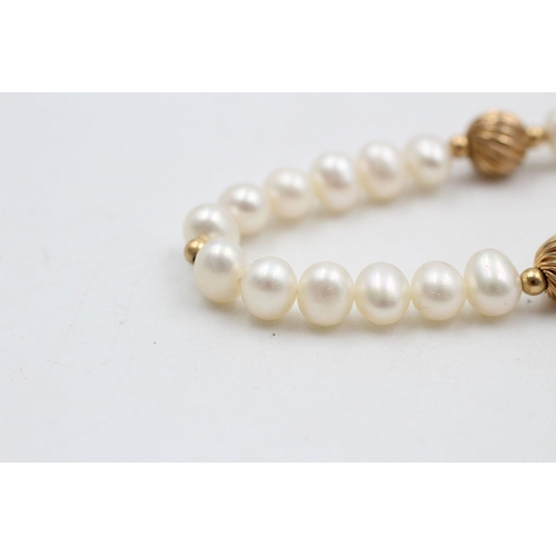 91 - 9ct gold pearls & etched beads bracelet 10.3 grams gross