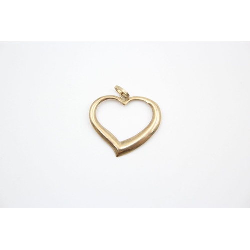 93 - 4 x 9ct gold heart pendants 2.4 grams gross