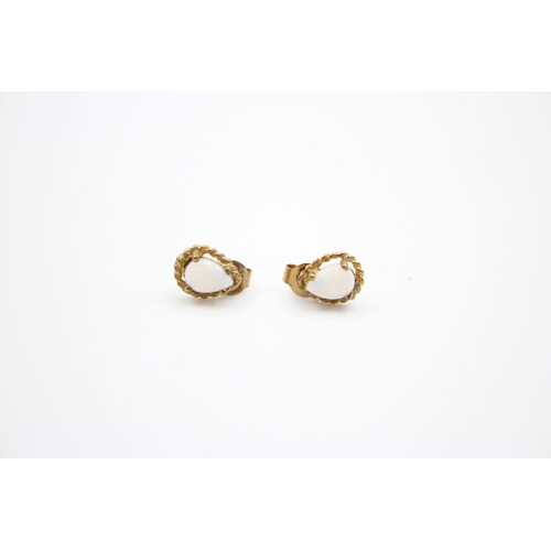 94 - 3 x 9ct gold gemstone earrings 1.9 grams gross