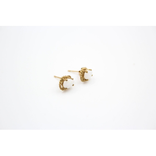 94 - 3 x 9ct gold gemstone earrings 1.9 grams gross