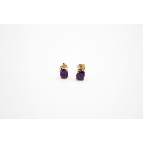 94 - 3 x 9ct gold gemstone earrings 1.9 grams gross