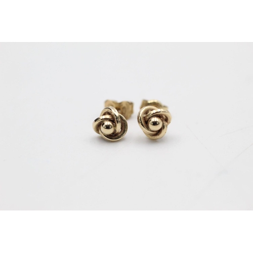 98 - 3 x 9ct gold knot stud earrings 1.9 grams gross