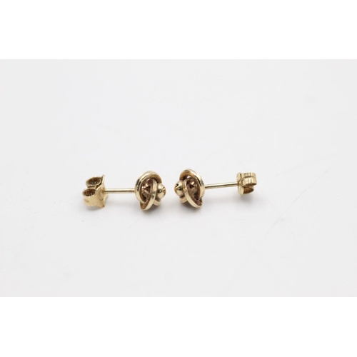 98 - 3 x 9ct gold knot stud earrings 1.9 grams gross