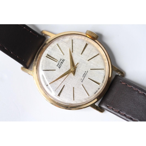 47 - 1961 Smiths Astral model T365 watch, with linen finish dial, cal 27.CS 17 jewels, linen dial with gi... 