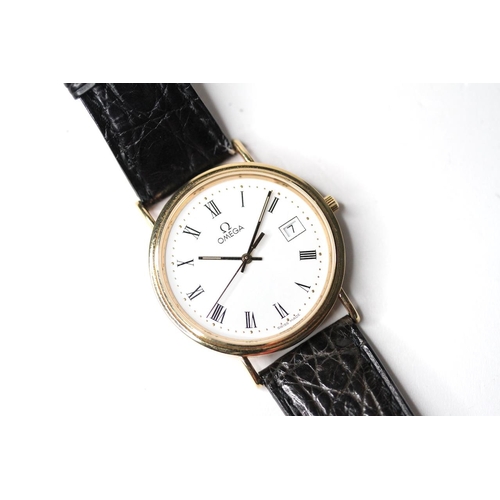 62 - 18CT OMEGA QUARTZ WRIST WATCH, circular white dial with roman numeral hour markers, date function at... 