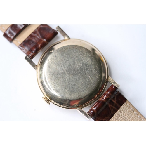 64 - VINTAGE 9CT ZENITH 2600 AUTOMATIC WRIST WATCH, circular silver dial with baton hour markers, date fu... 