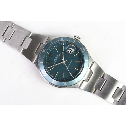 13 - VINTAGE TUDOR OYSTERDATE CHRONO-TIME 9121/0 CIRCA 1973, circular blue dial with baton hour markers, ... 