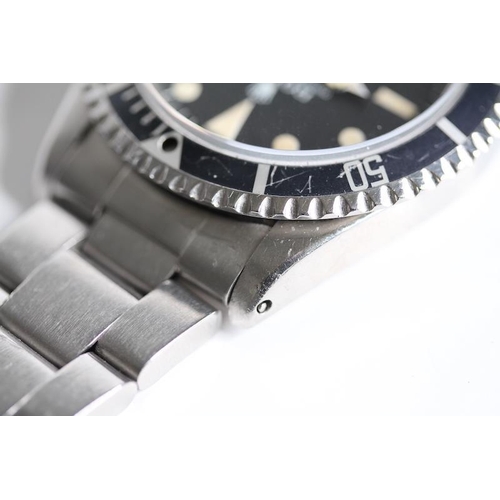 50 - VINTAGE ROLEX SUBMARINER REFERENCE 5513 CIRCA 1971, circular matte black dial with plot hour markers... 