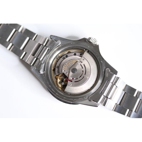50 - VINTAGE ROLEX SUBMARINER REFERENCE 5513 CIRCA 1971, circular matte black dial with plot hour markers... 